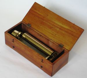 Early key wind, exposed controls cylinder musical box